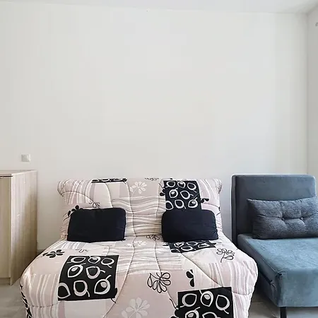 Bright In Close To Activities Apartmán