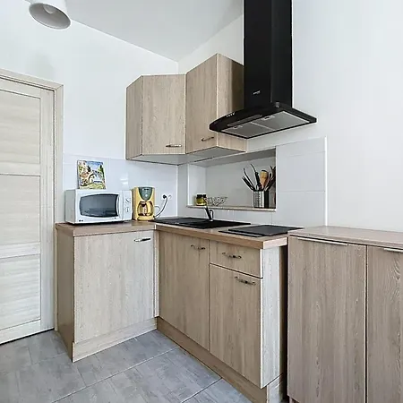 Bright In Close To Activities * Coursan